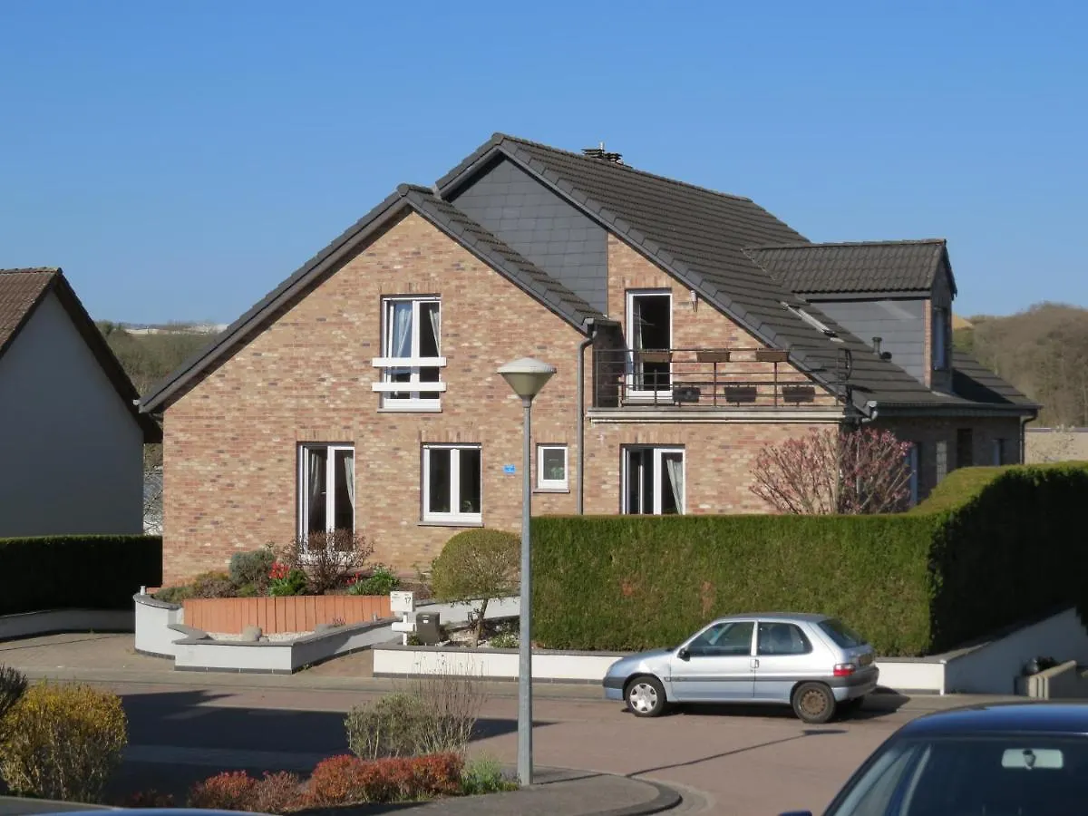 La Maison Du Bonheur Beringen Guest house